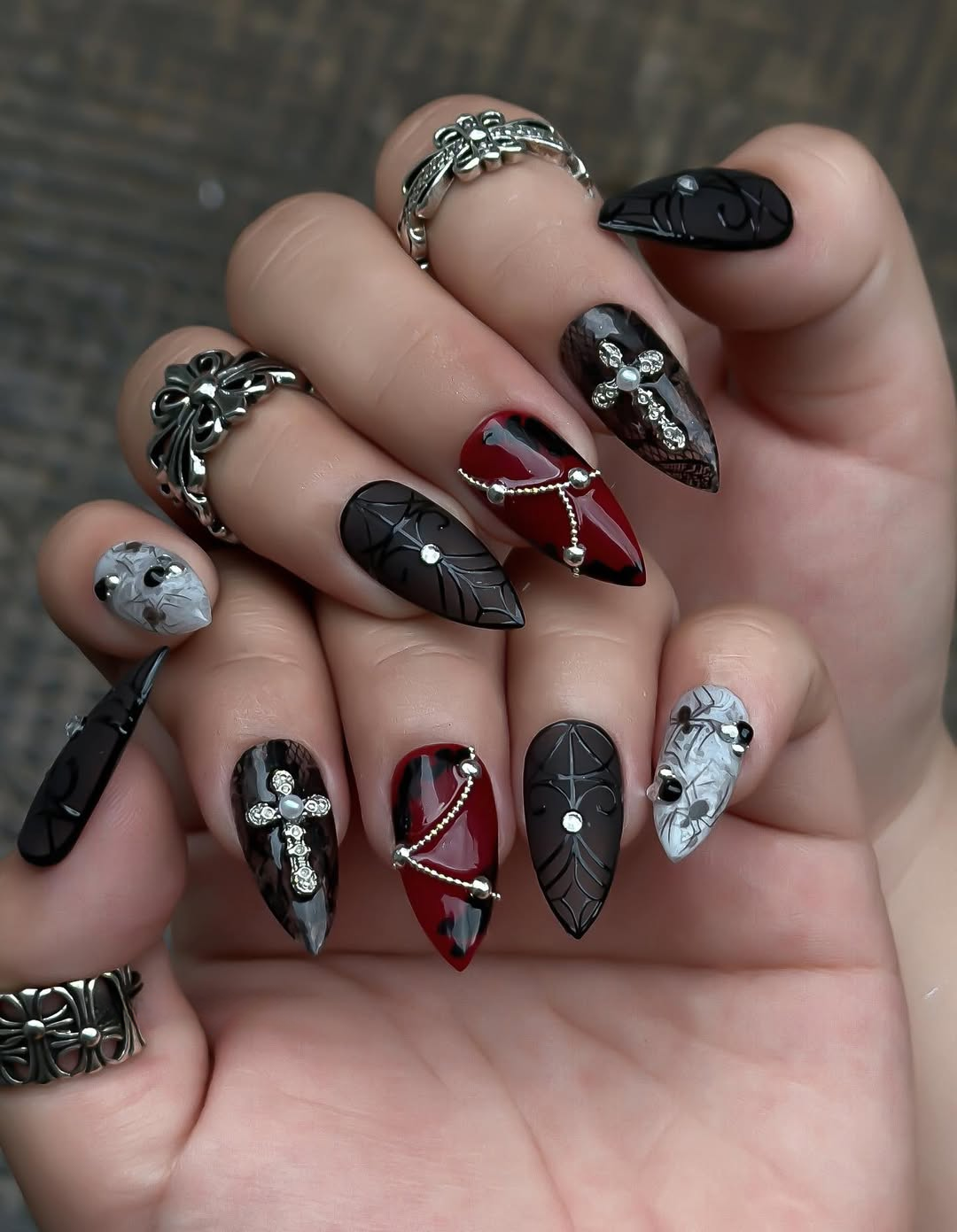 Obsidian Web & Crimson Veil