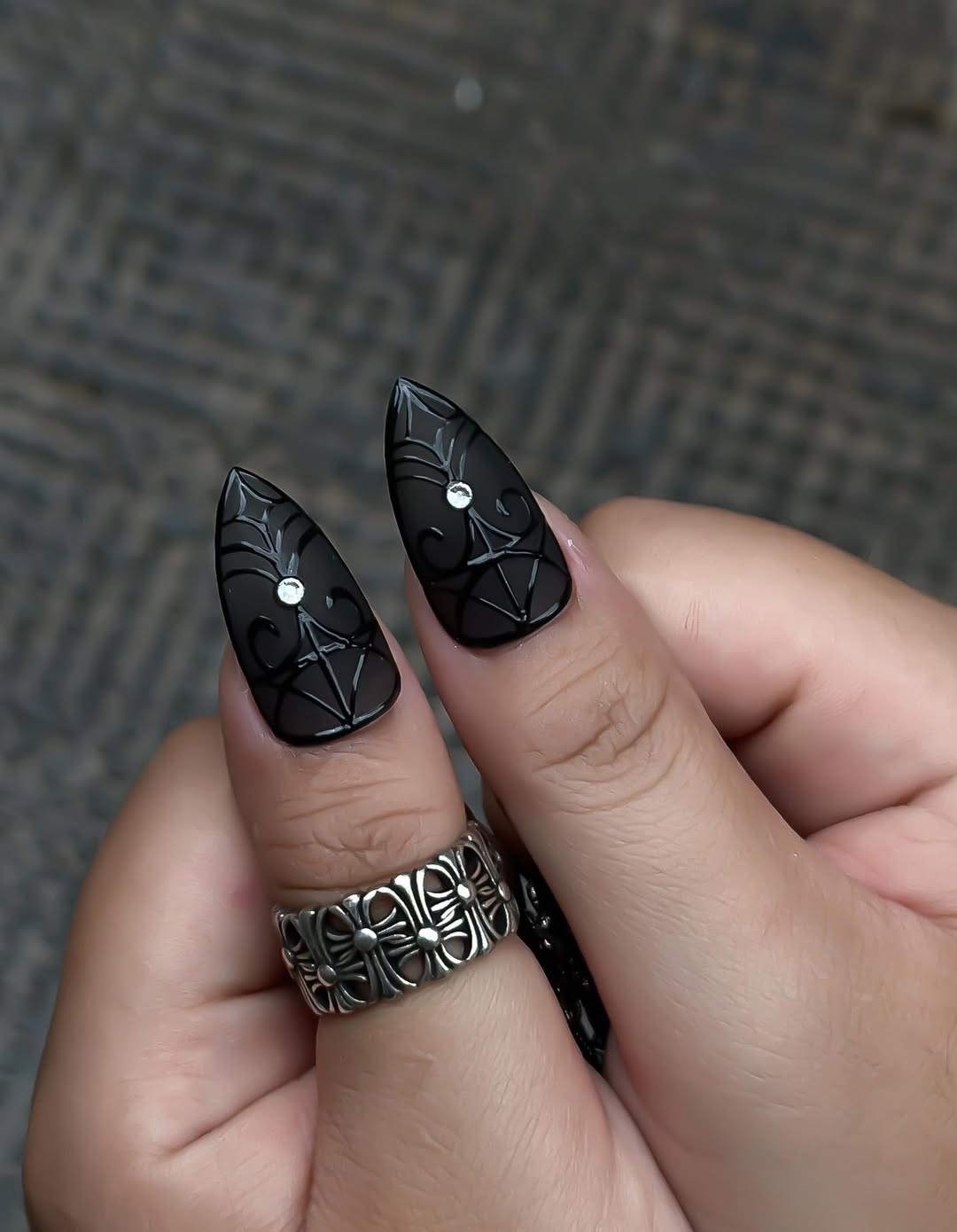 Obsidian Web & Crimson Veil